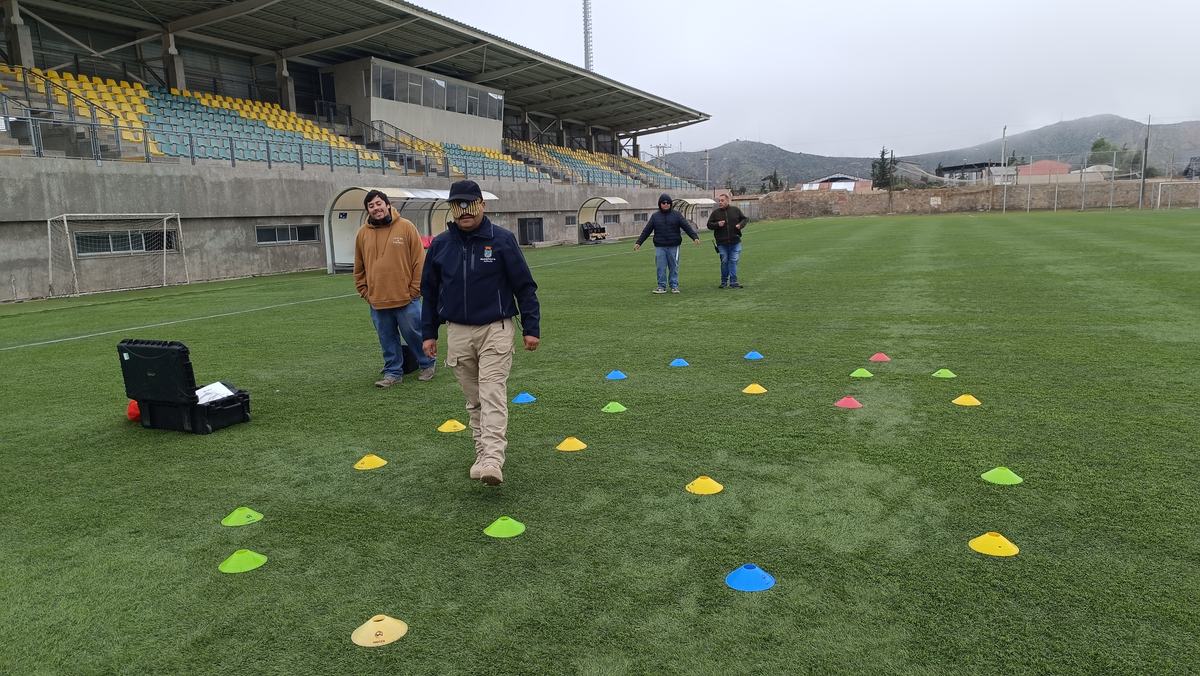 Recorrido de cuadrantes con conos para trabajar la disociación de ejes piloto-dron