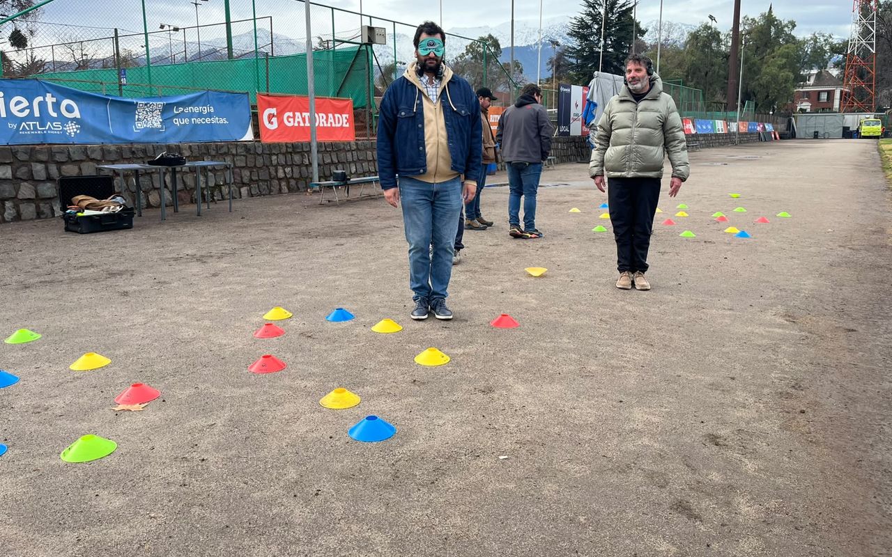 Circuito de conos montado para la evaluación práctica de vuelo